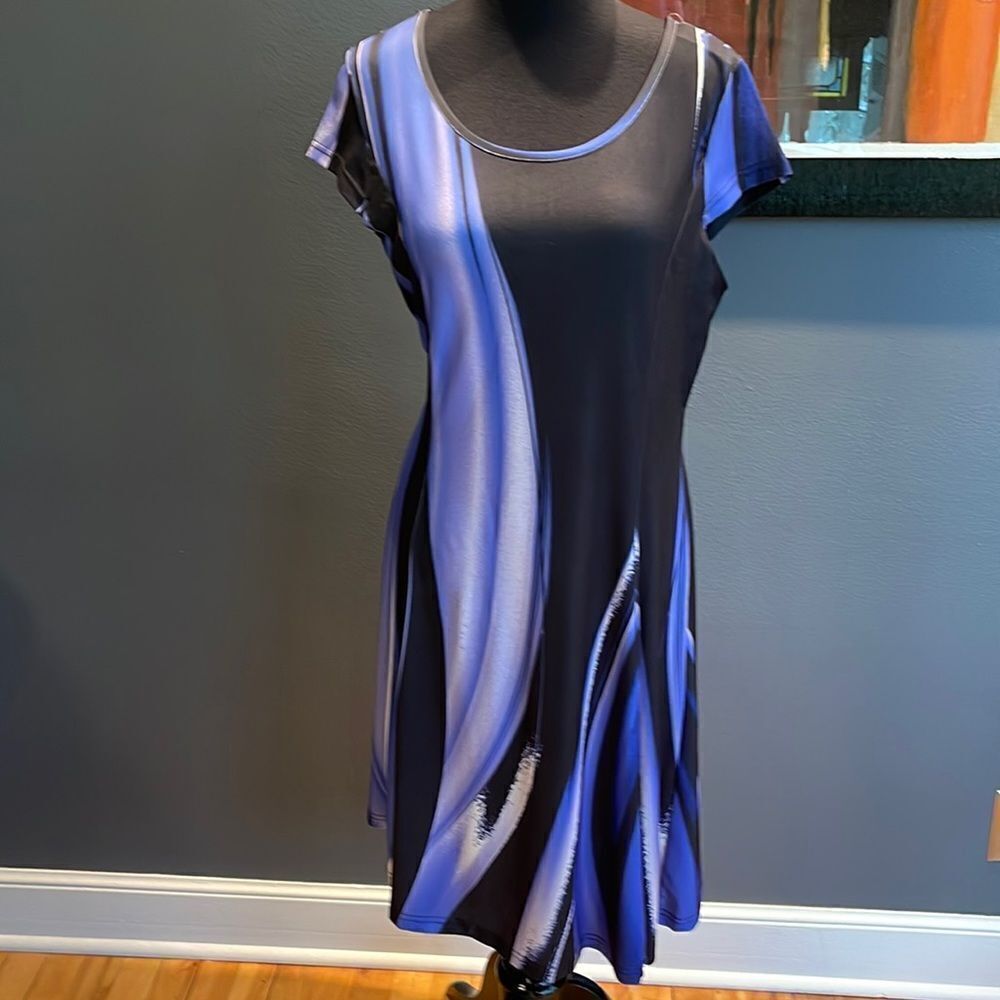 Lily by Firmiana black/violet print stretch knit flared midi. Medium.